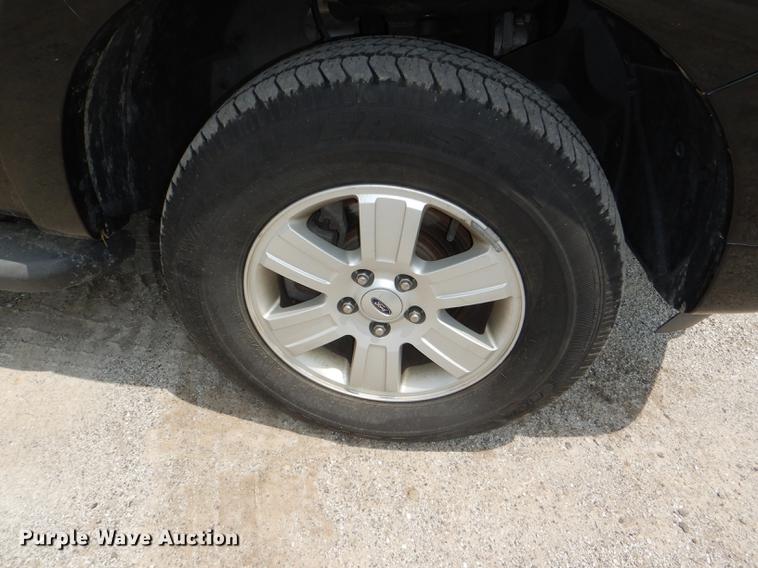 image for item DE3576 2010 Ford Explorer SUV