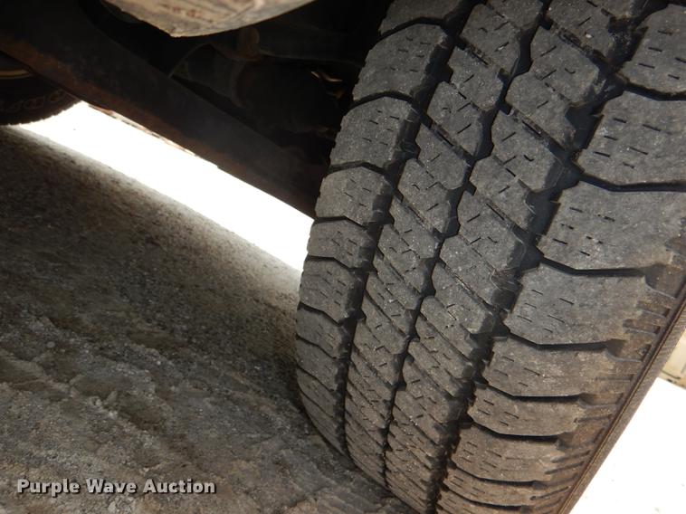 image for item DE3576 2010 Ford Explorer SUV