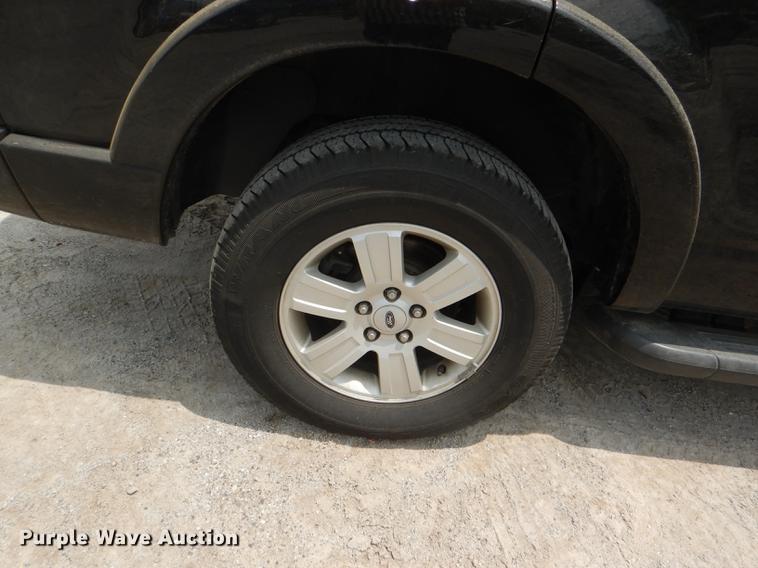 image for item DE3576 2010 Ford Explorer SUV