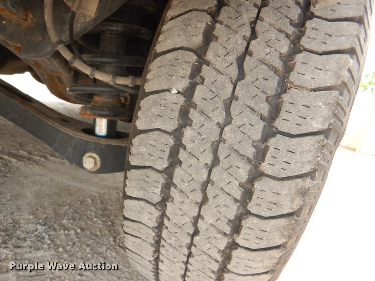 image for item DE3576 2010 Ford Explorer SUV