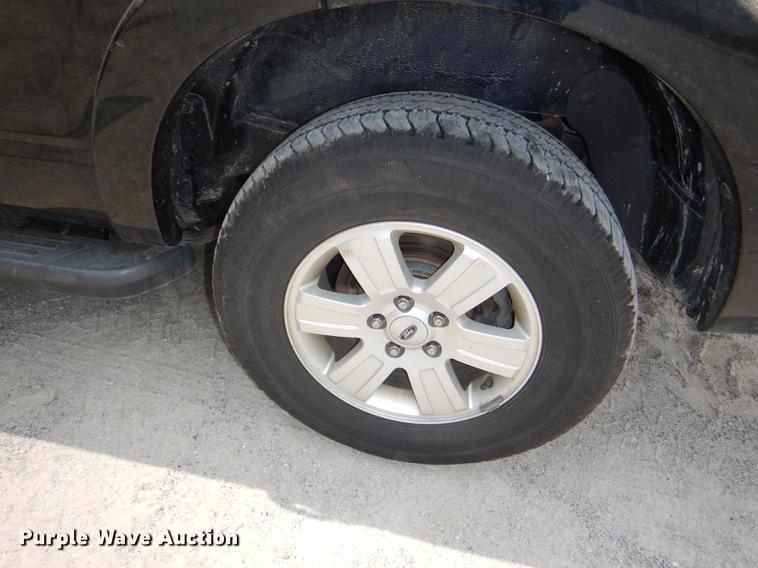image for item DE3576 2010 Ford Explorer SUV