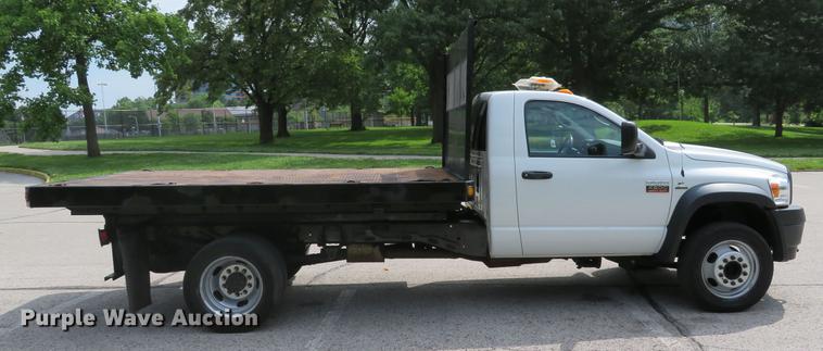 image for item DE8127 2009 Dodge Ram 4500 dump flatbed truck