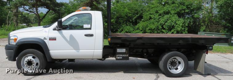 image for item DE8127 2009 Dodge Ram 4500 dump flatbed truck