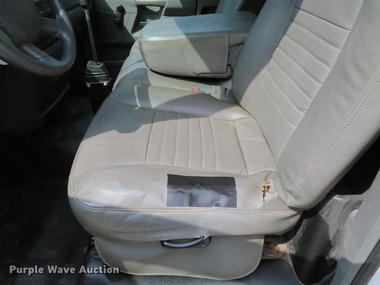 image for item DE8127 2009 Dodge Ram 4500 dump flatbed truck