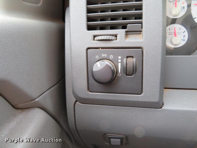 image for item DE8127 2009 Dodge Ram 4500 dump flatbed truck