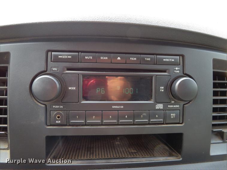 image for item DE8127 2009 Dodge Ram 4500 dump flatbed truck