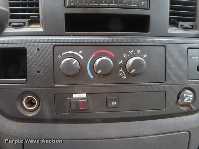 image for item DE8127 2009 Dodge Ram 4500 dump flatbed truck