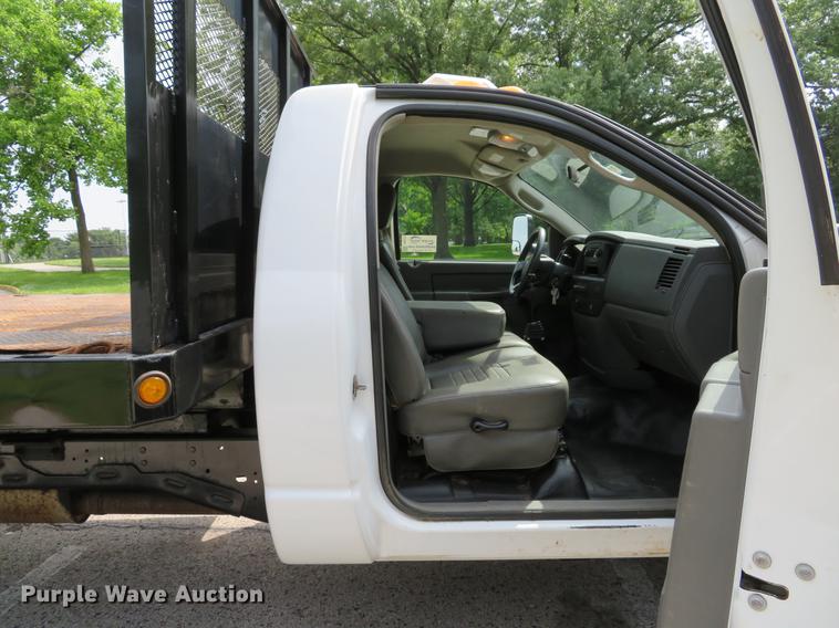 image for item DE8127 2009 Dodge Ram 4500 dump flatbed truck