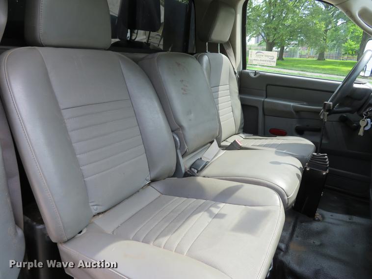 image for item DE8127 2009 Dodge Ram 4500 dump flatbed truck