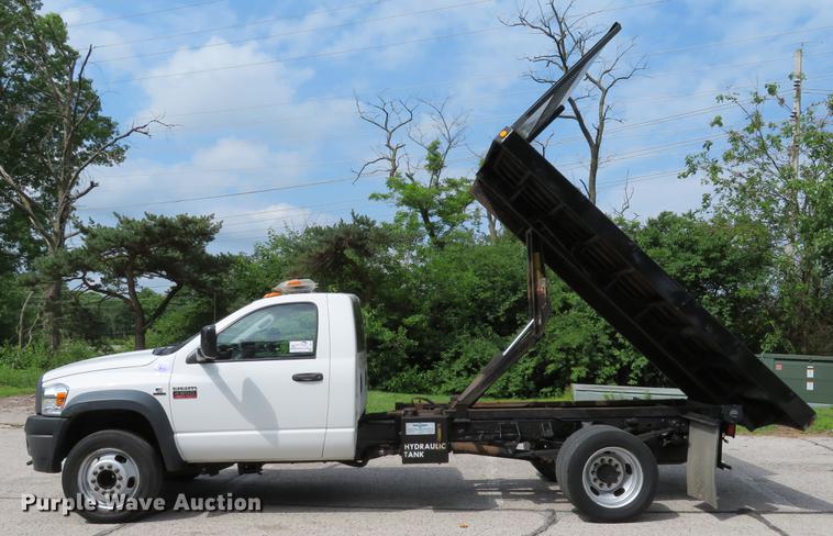 image for item DE8127 2009 Dodge Ram 4500 dump flatbed truck