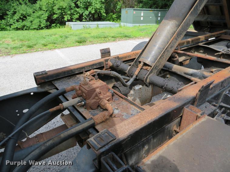 image for item DE8127 2009 Dodge Ram 4500 dump flatbed truck