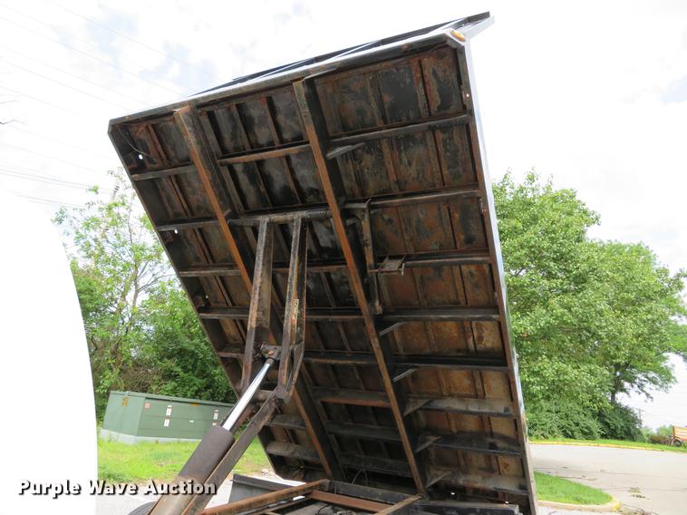 image for item DE8127 2009 Dodge Ram 4500 dump flatbed truck