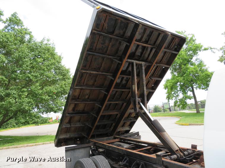 image for item DE8127 2009 Dodge Ram 4500 dump flatbed truck