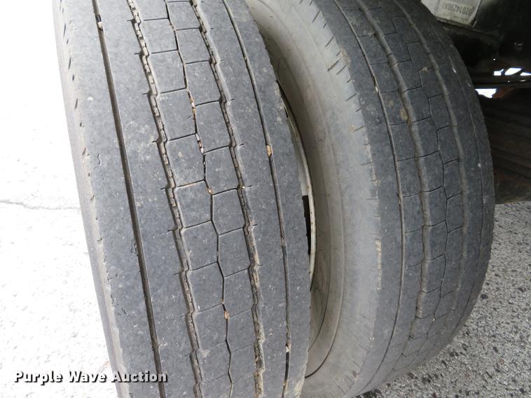 image for item DE8127 2009 Dodge Ram 4500 dump flatbed truck