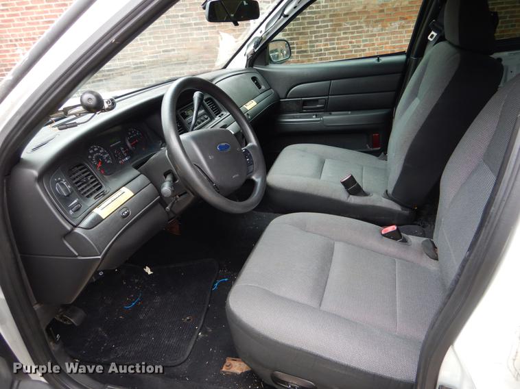 image for item DE8339 2009 Ford Crown Victoria Police Interceptor