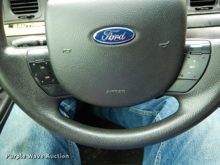 image for item DE8339 2009 Ford Crown Victoria Police Interceptor