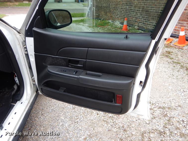 image for item DE8339 2009 Ford Crown Victoria Police Interceptor