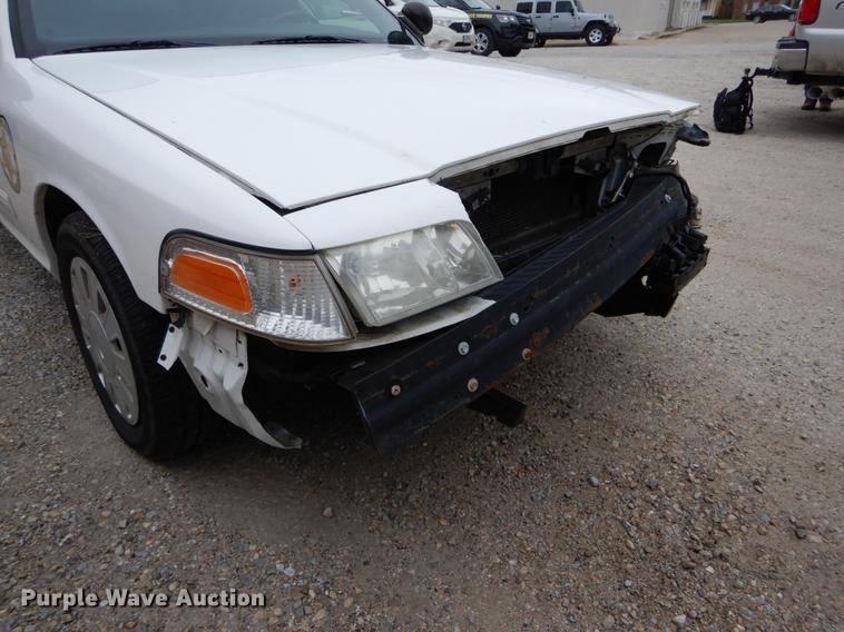 image for item DE8339 2009 Ford Crown Victoria Police Interceptor