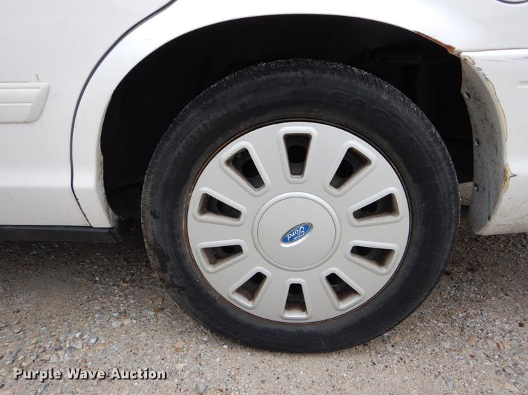 image for item DE8339 2009 Ford Crown Victoria Police Interceptor