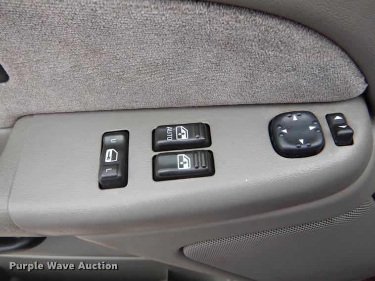 image for item DE8340 2000 Chevrolet Silverado 1500 LS Ext. Cab pickup truck