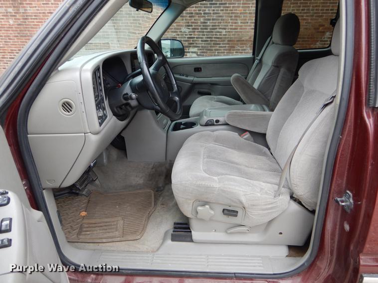 image for item DE8340 2000 Chevrolet Silverado 1500 LS Ext. Cab pickup truck