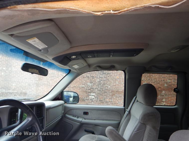 image for item DE8340 2000 Chevrolet Silverado 1500 LS Ext. Cab pickup truck