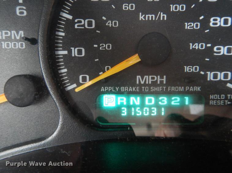 image for item DE8340 2000 Chevrolet Silverado 1500 LS Ext. Cab pickup truck