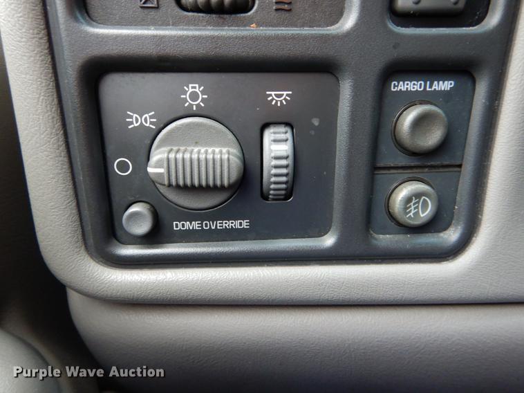 image for item DE8340 2000 Chevrolet Silverado 1500 LS Ext. Cab pickup truck