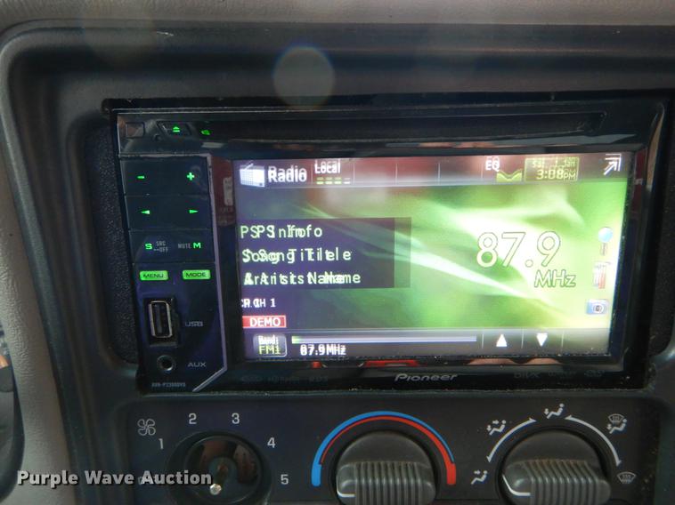 image for item DE8340 2000 Chevrolet Silverado 1500 LS Ext. Cab pickup truck