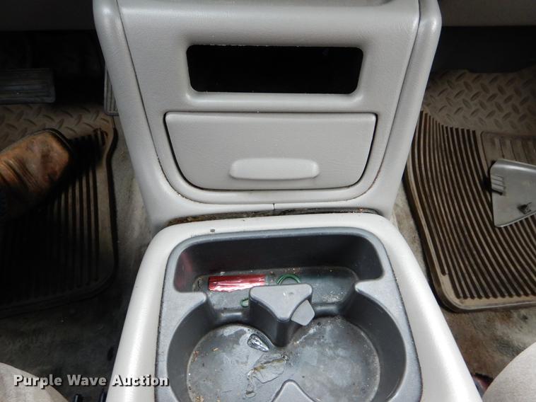 image for item DE8340 2000 Chevrolet Silverado 1500 LS Ext. Cab pickup truck