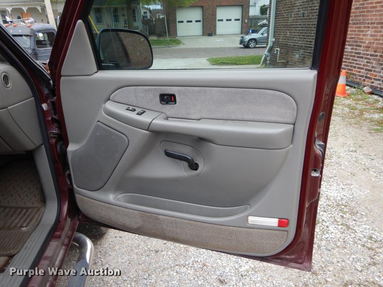 image for item DE8340 2000 Chevrolet Silverado 1500 LS Ext. Cab pickup truck