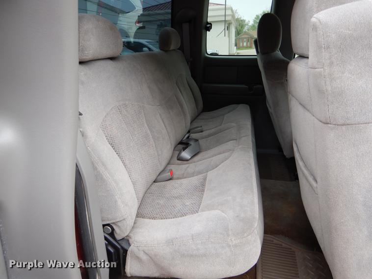 image for item DE8340 2000 Chevrolet Silverado 1500 LS Ext. Cab pickup truck