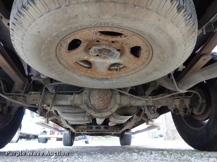 image for item DE8340 2000 Chevrolet Silverado 1500 LS Ext. Cab pickup truck