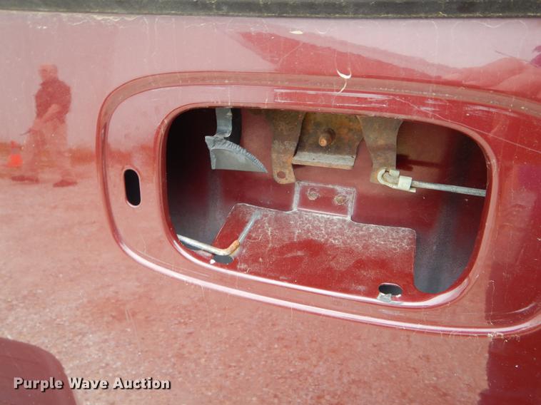 image for item DE8340 2000 Chevrolet Silverado 1500 LS Ext. Cab pickup truck