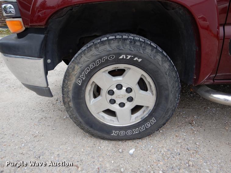 image for item DE8340 2000 Chevrolet Silverado 1500 LS Ext. Cab pickup truck