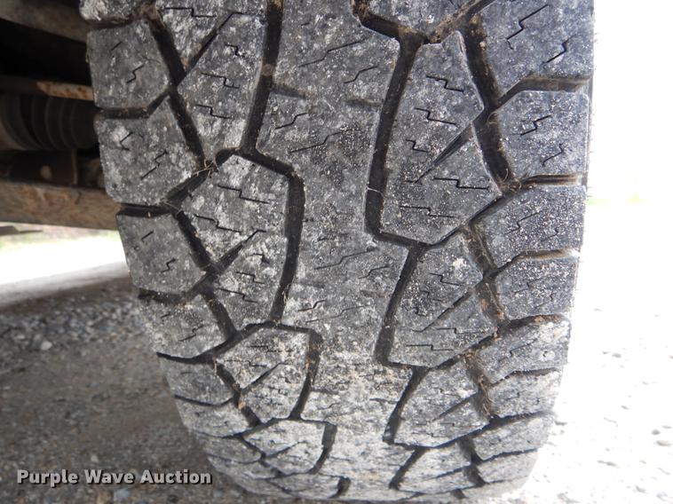 image for item DE8340 2000 Chevrolet Silverado 1500 LS Ext. Cab pickup truck