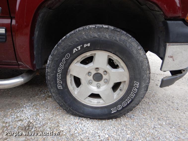 image for item DE8340 2000 Chevrolet Silverado 1500 LS Ext. Cab pickup truck