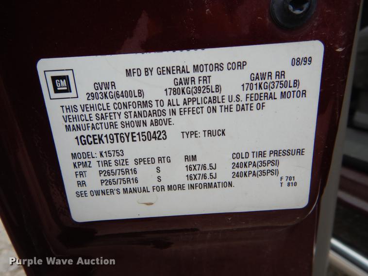 image for item DE8340 2000 Chevrolet Silverado 1500 LS Ext. Cab pickup truck