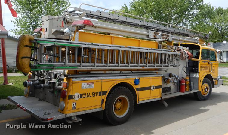 image for item DE8449 1978 American Lafrance ladder fire truck