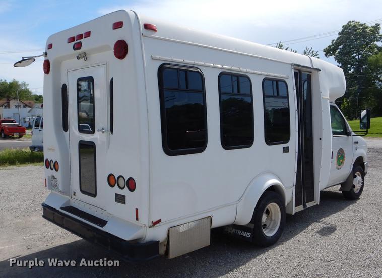 image for item DE8455 2008 Ford E350 Super Duty shuttle bus