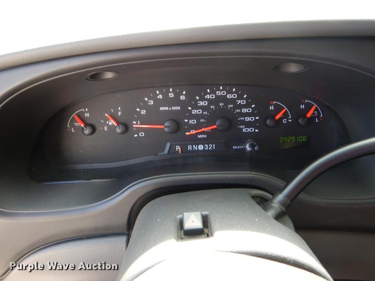 image for item DE8455 2008 Ford E350 Super Duty shuttle bus