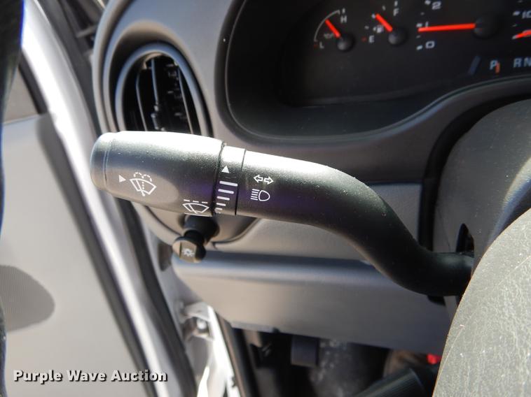 image for item DE8455 2008 Ford E350 Super Duty shuttle bus