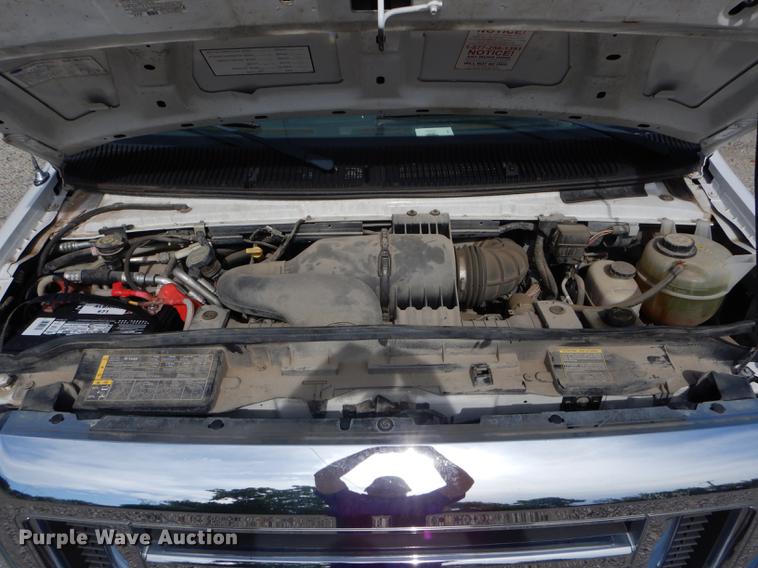 image for item DE8455 2008 Ford E350 Super Duty shuttle bus