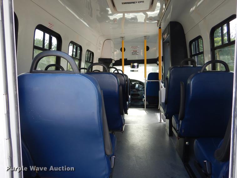 image for item DE8455 2008 Ford E350 Super Duty shuttle bus