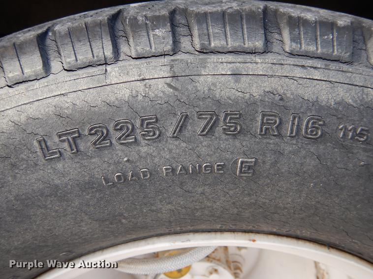 image for item DE8455 2008 Ford E350 Super Duty shuttle bus