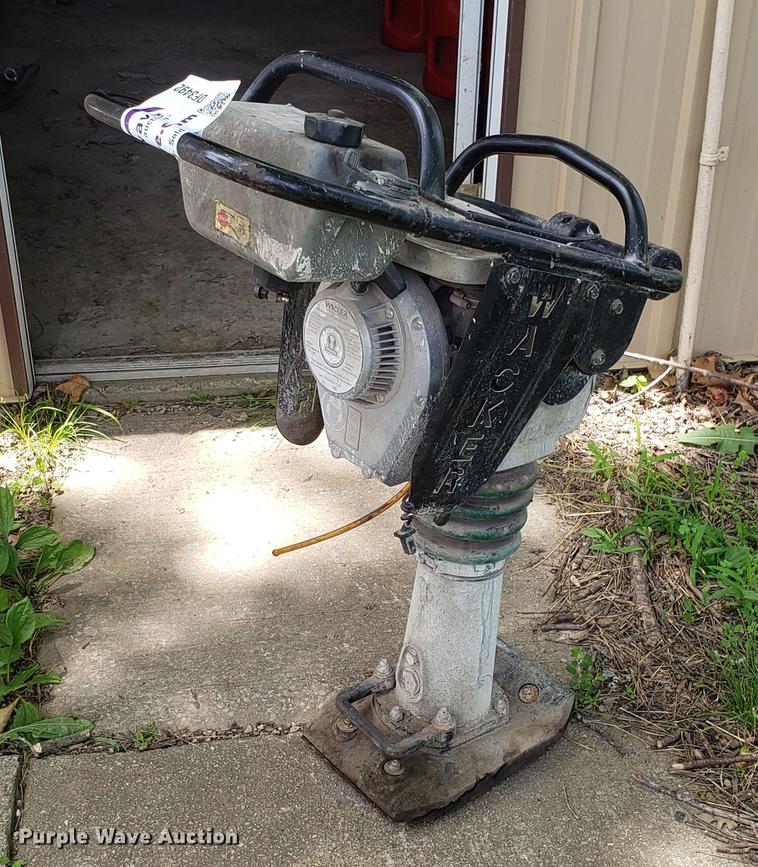 image for item DF3492 1998 Wacker BS52Y plate compactor