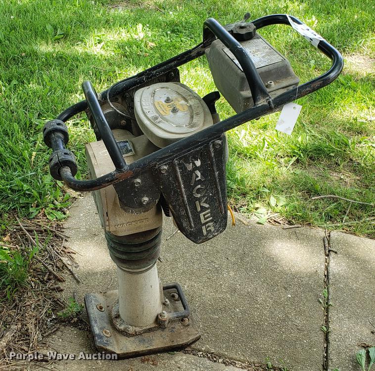 image for item DF3492 1998 Wacker BS52Y plate compactor