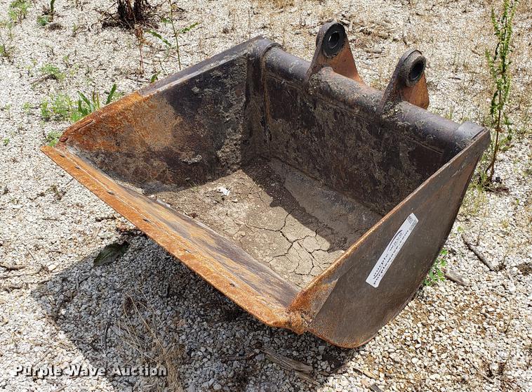 image for item DF3494 36"W backhoe bucket