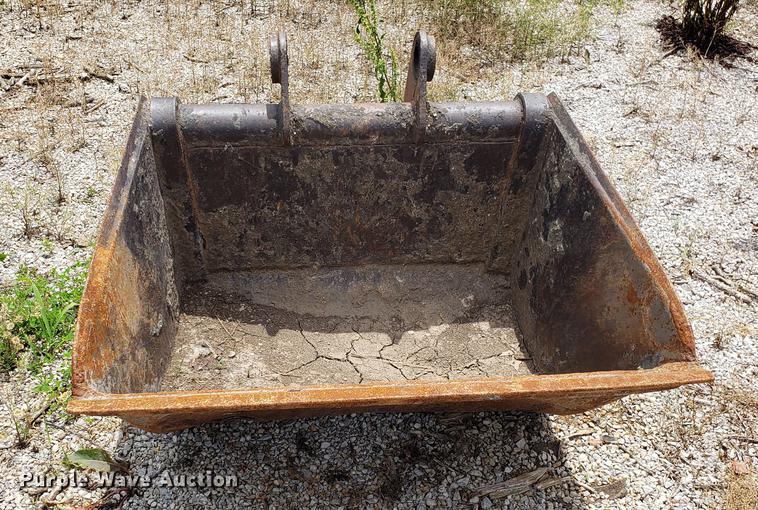 image for item DF3494 36"W backhoe bucket