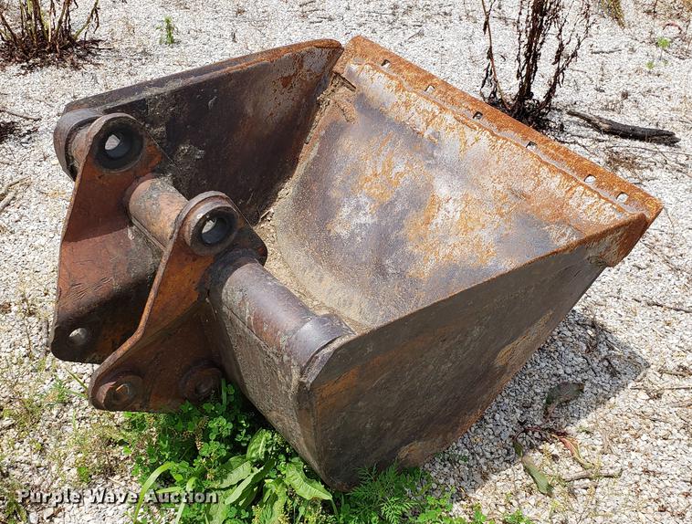 image for item DF3494 36"W backhoe bucket